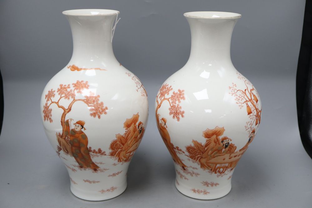 A pair of Republic period Chinese vases, height 31cm